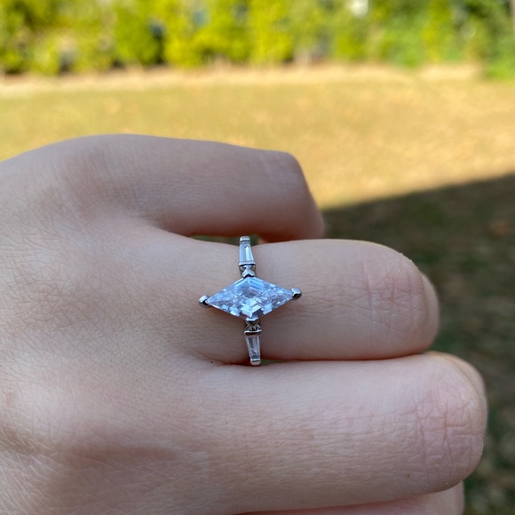 NWT Silver 925 Creative Moissanite Gemstone ring - Picture 8 of 10